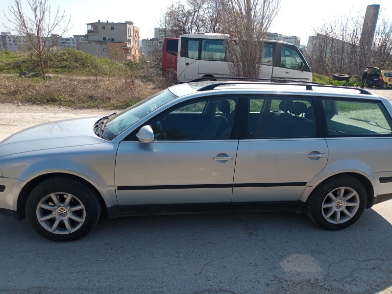 VW Passat, снимка 2 - Автомобили и джипове - 49585590