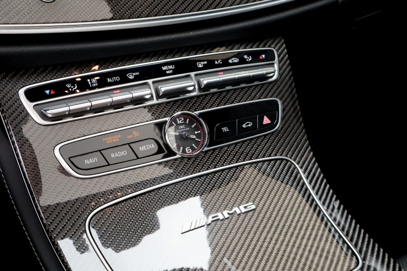 Mercedes-Benz E 63 AMG S * * CARFAX * * АВТО КРЕДИТ * * , снимка 8 - Автомобили и джипове - 52540215