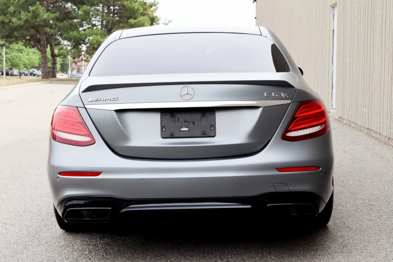 Mercedes-Benz E 63 AMG S * * CARFAX * * АВТО КРЕДИТ * * , снимка 2 - Автомобили и джипове - 52540215