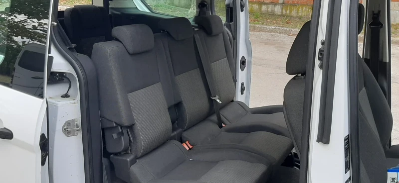 Ford Tourneo Connect, снимка 9 - Автомобили и джипове - 53225009