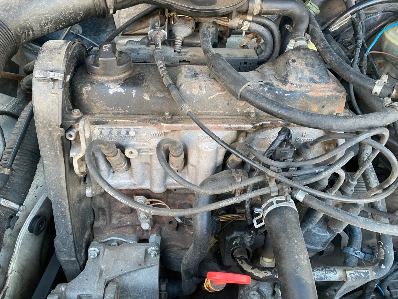 VW Golf 1.8 моно, снимка 15 - Автомобили и джипове - 53528228