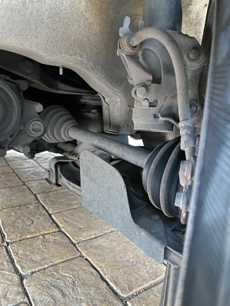 VW Golf 1.8 моно, снимка 8 - Автомобили и джипове - 53528228