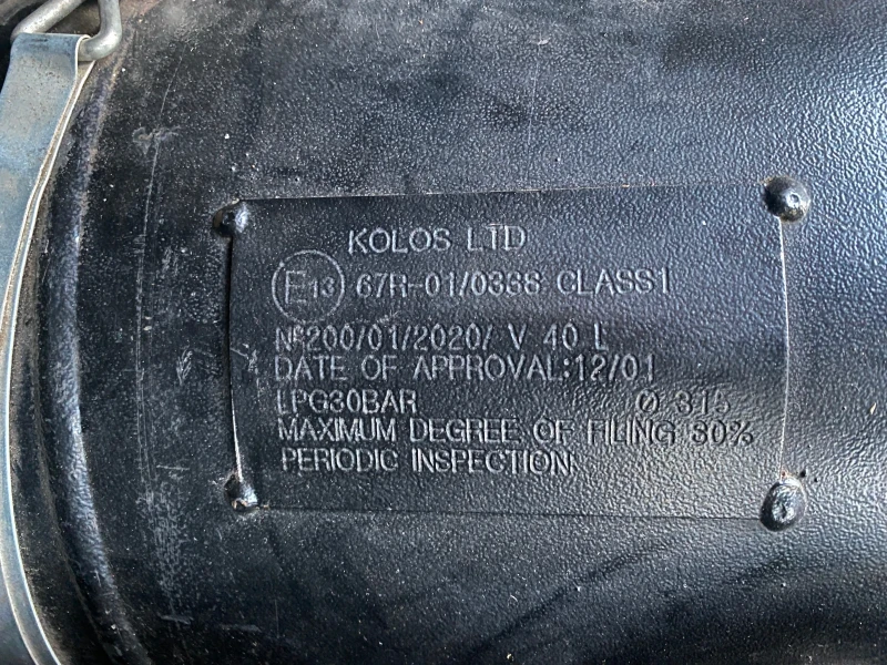 VW Golf 1.8 моно, снимка 12 - Автомобили и джипове - 53528228