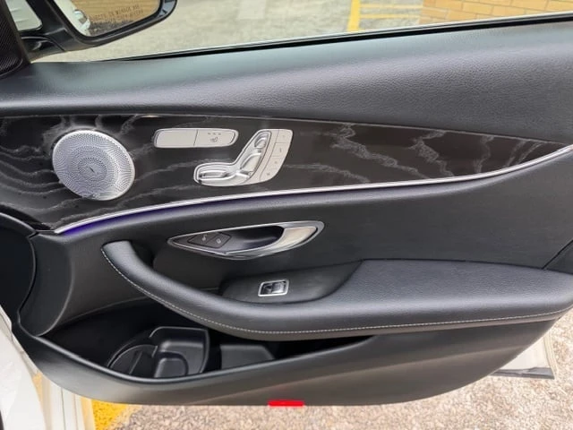 Mercedes-Benz E 400 CARFAX, снимка 15 - Автомобили и джипове - 53189044