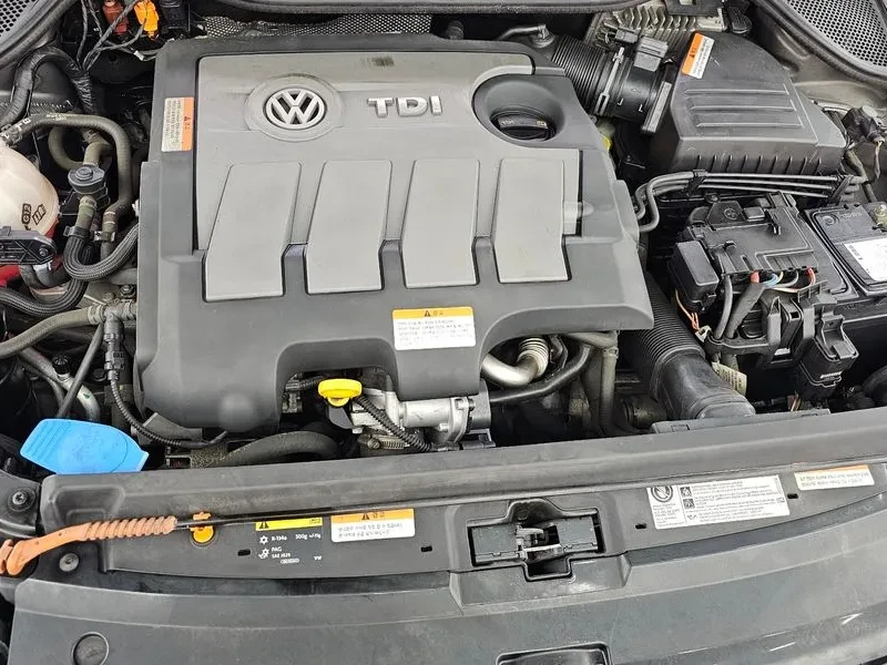 VW Polo 1.6 Tdi R-Line, снимка 6 - Автомобили и джипове - 56068517