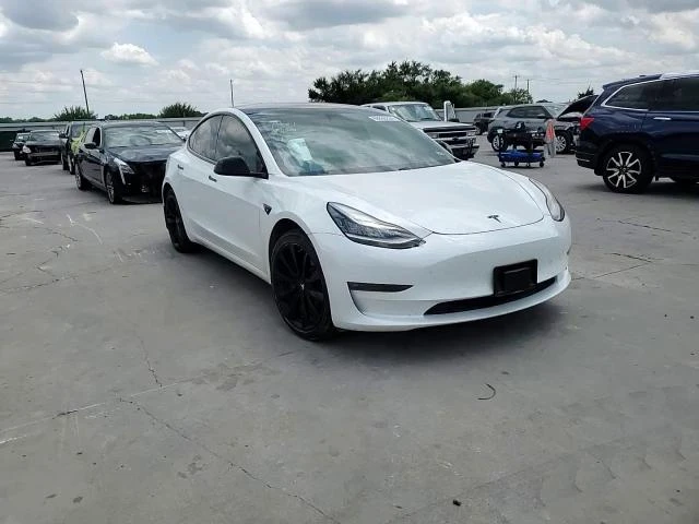 Tesla Model 3 Long Range / Carfax / Автокредит, снимка 11 - Автомобили и джипове - 56203185