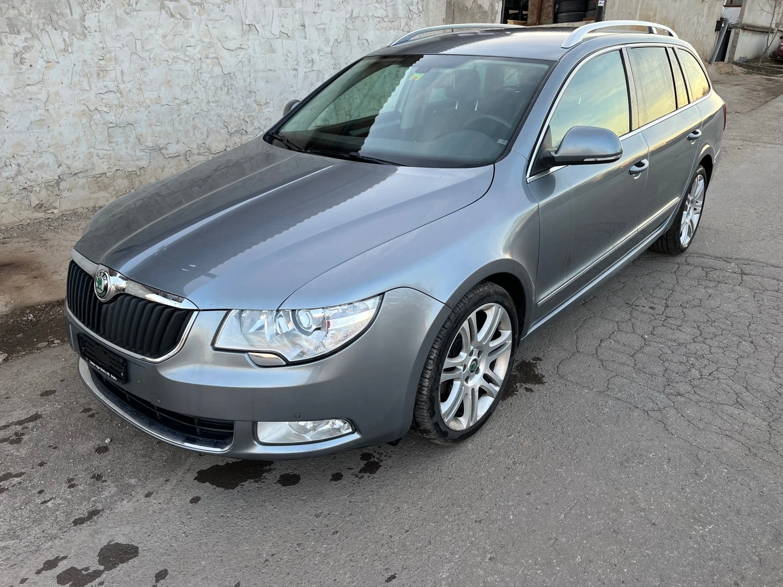 Skoda Superb 2.0TSI DSG - изображение 2