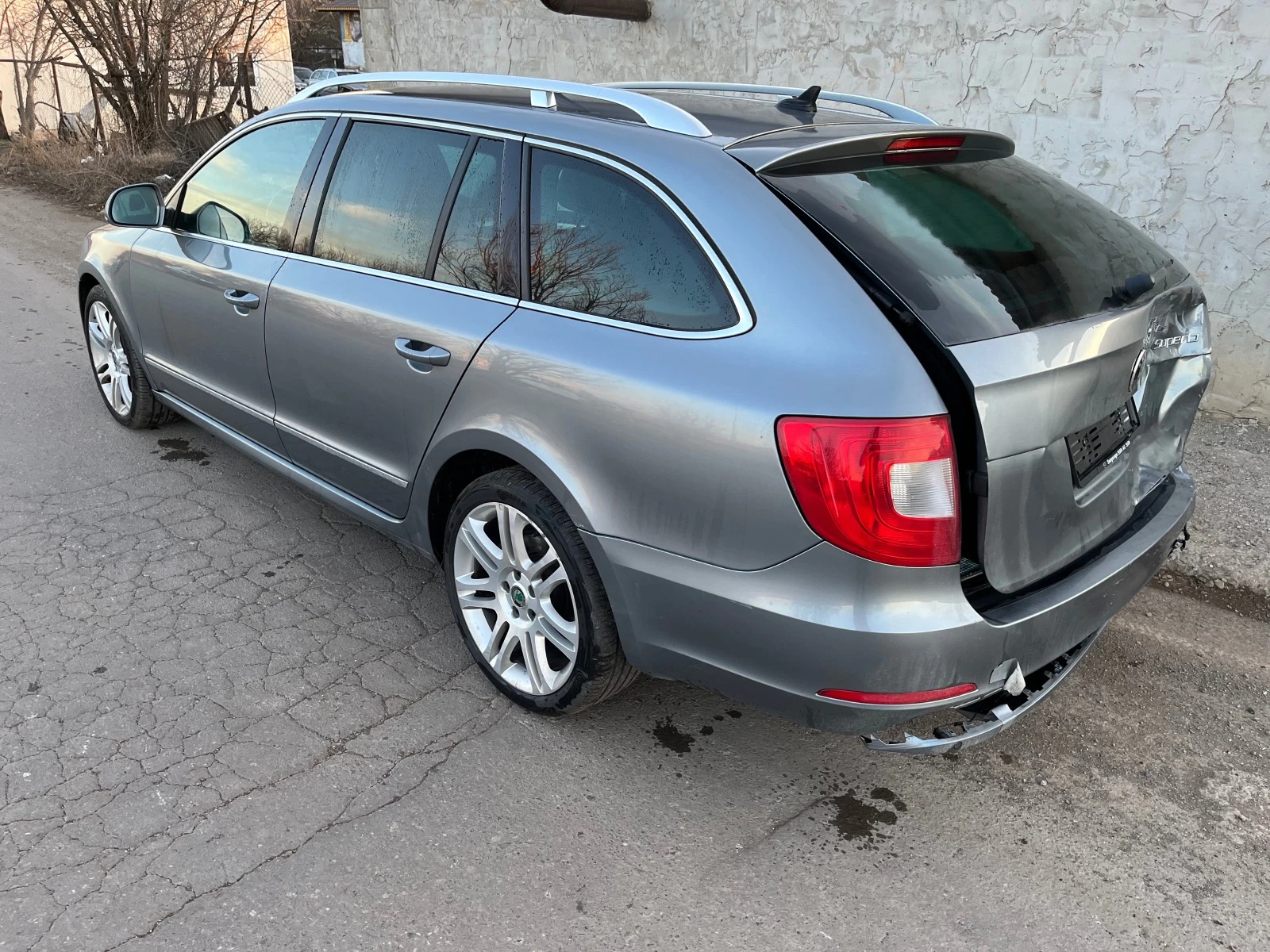 Skoda Superb 2.0TSI DSG - изображение 6