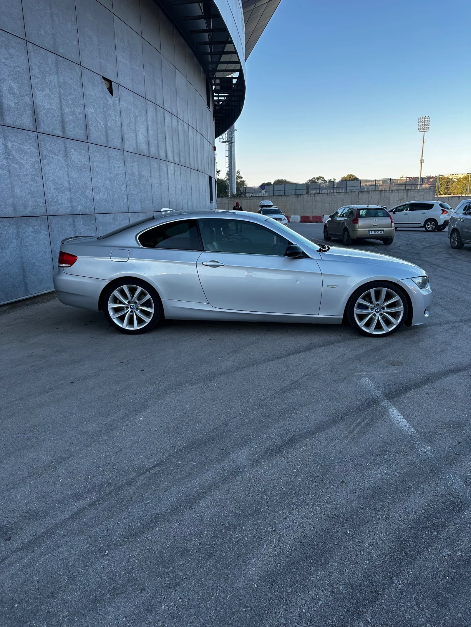 BMW 330 330D E92  - изображение 6