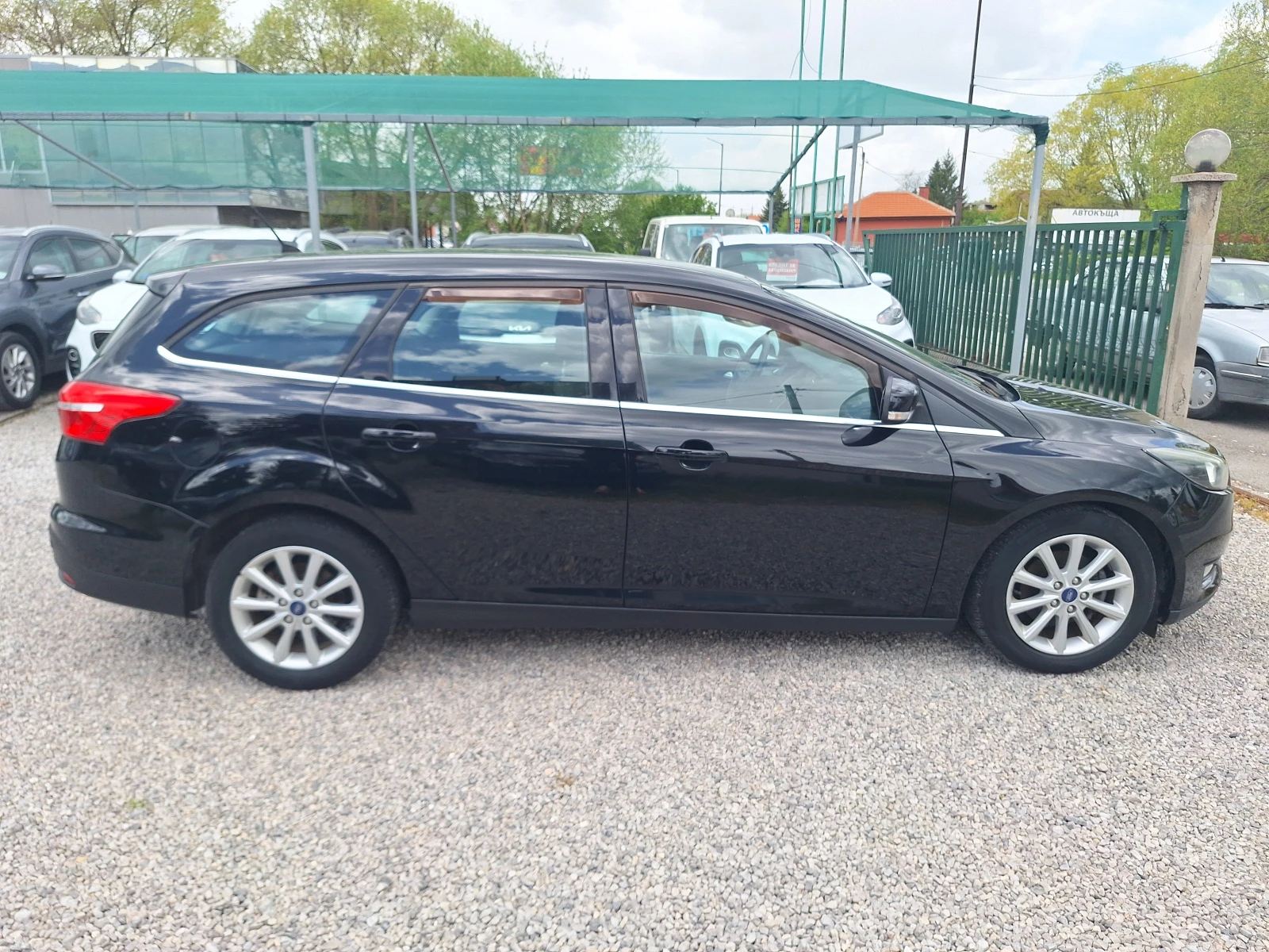Ford Focus 1.5 120ks Avtomat Navi Full!, снимка 2 - Автомобили и джипове - 49850384