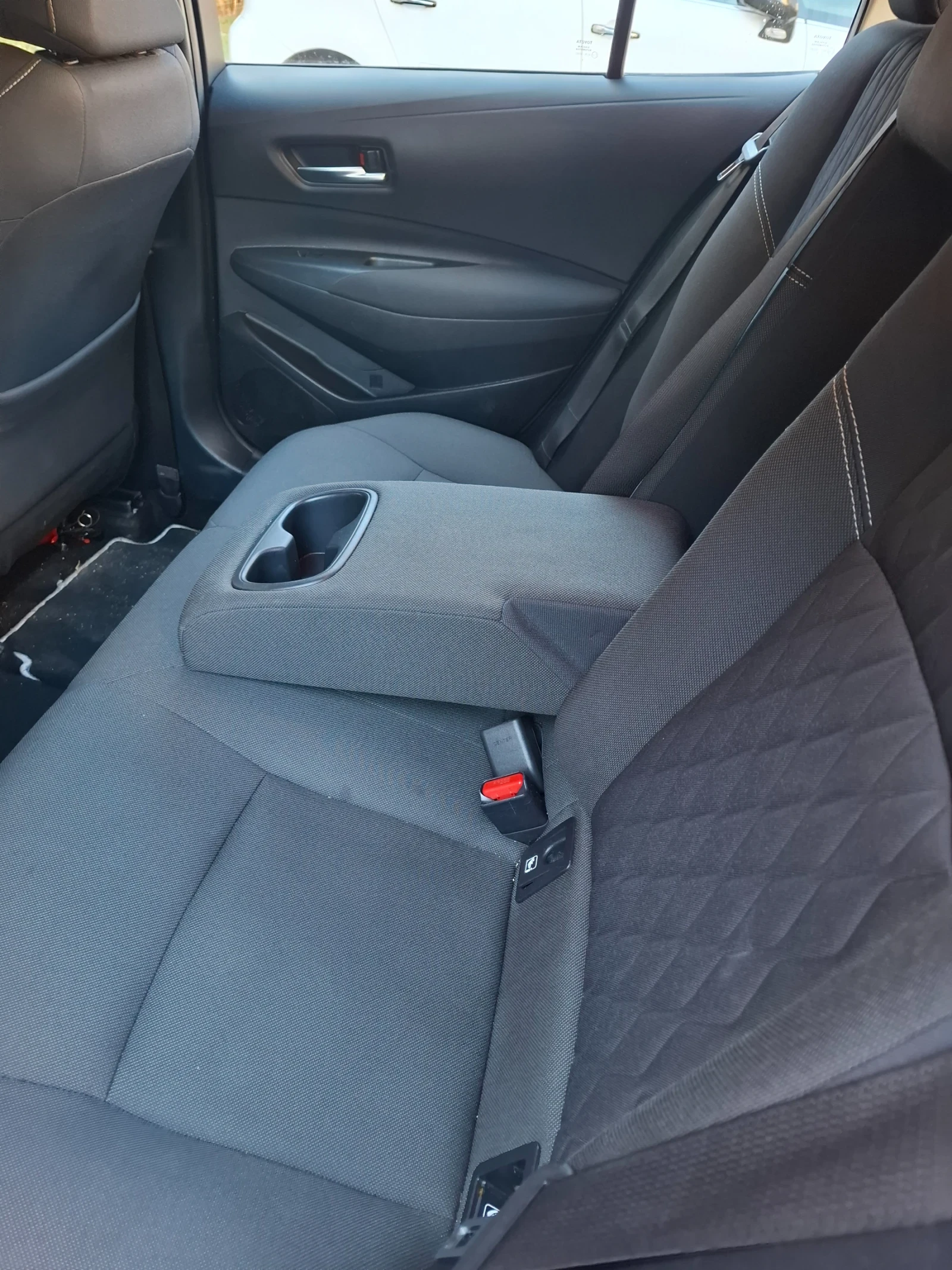 Toyota Corolla 1, 6 CVT Executive, GAS - изображение 6