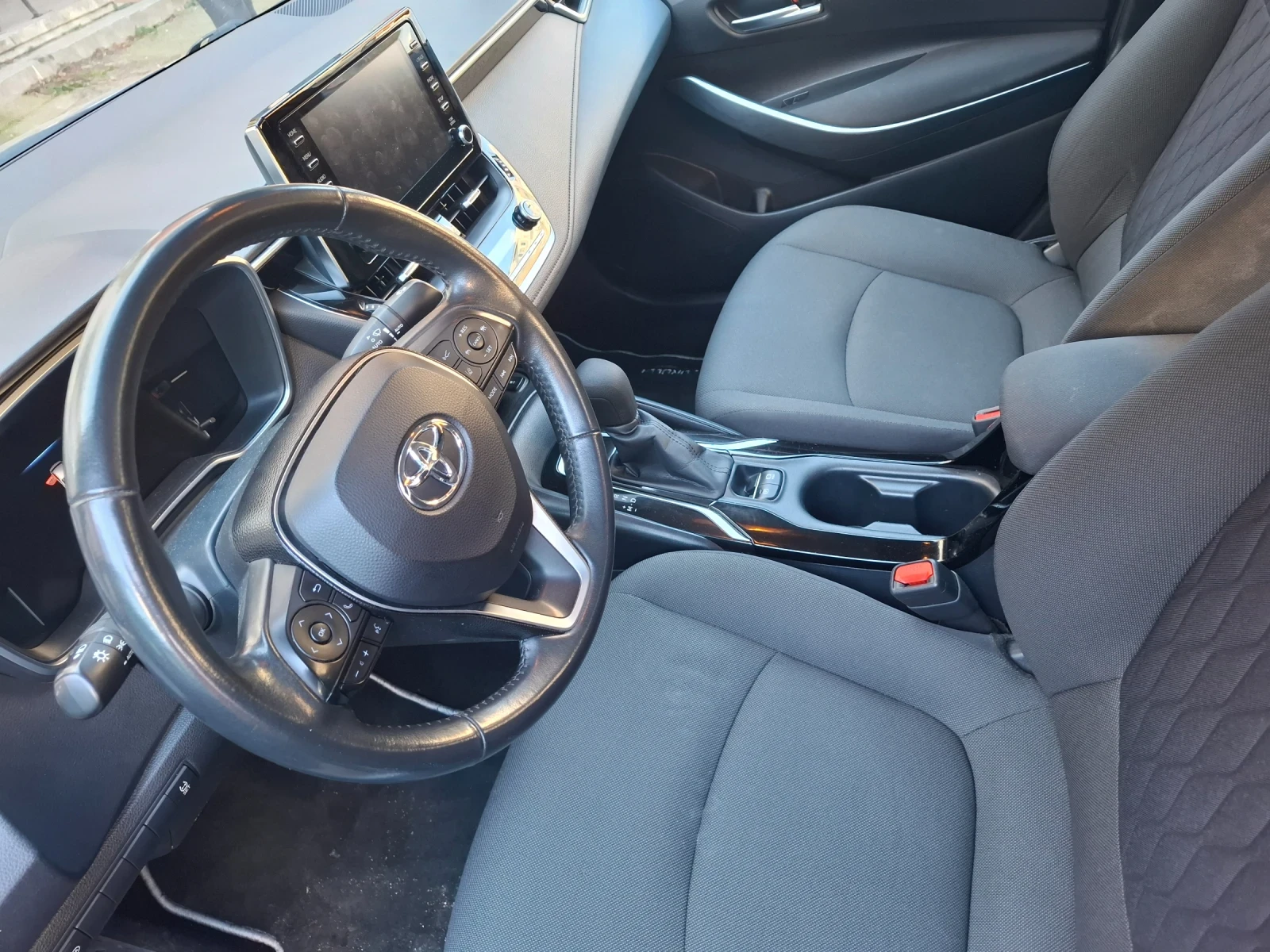 Toyota Corolla 1, 6 CVT Executive, GAS - изображение 4