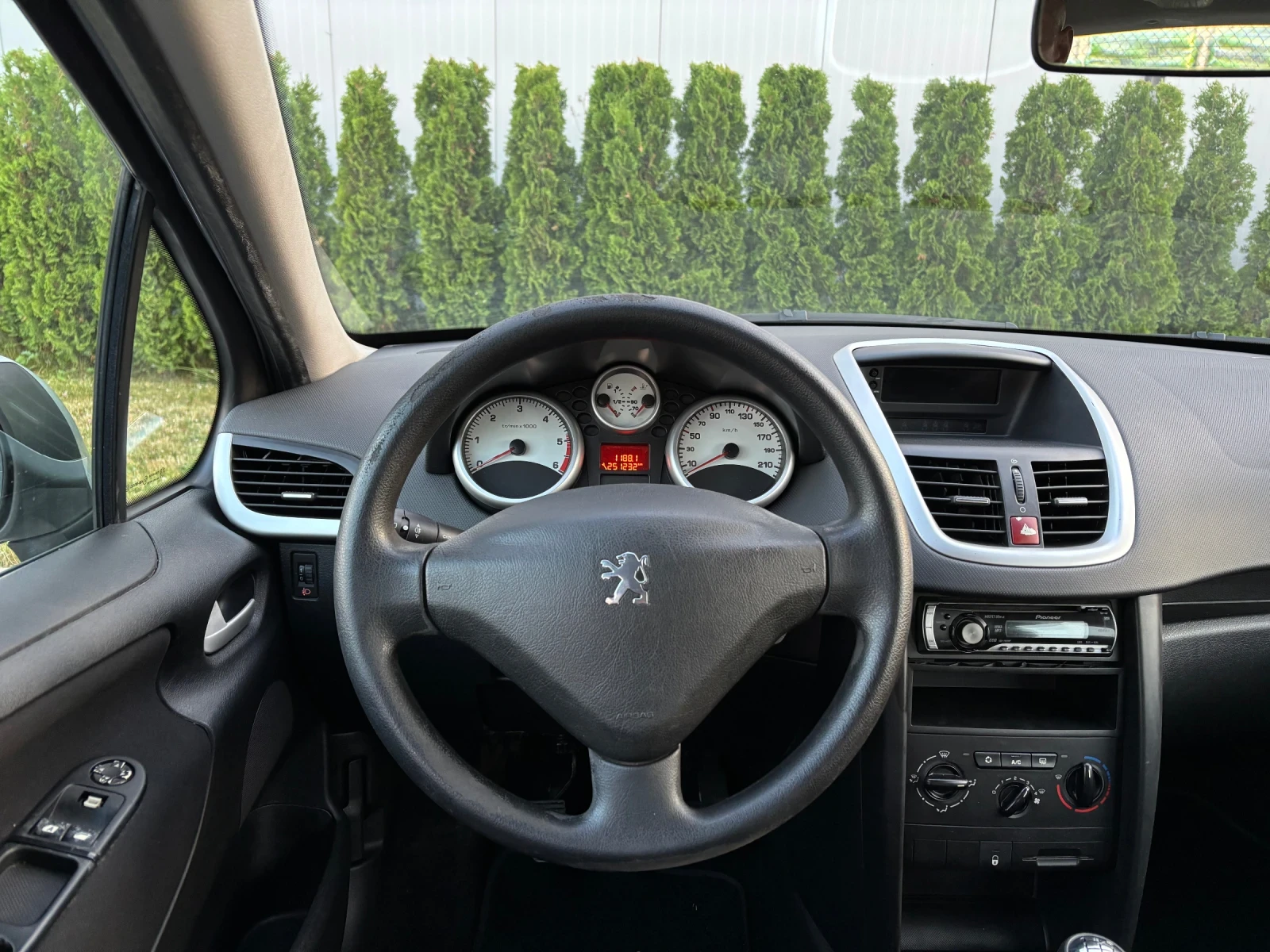Peugeot 207 ИТАЛИЯ 1.4 HDI - изображение 9