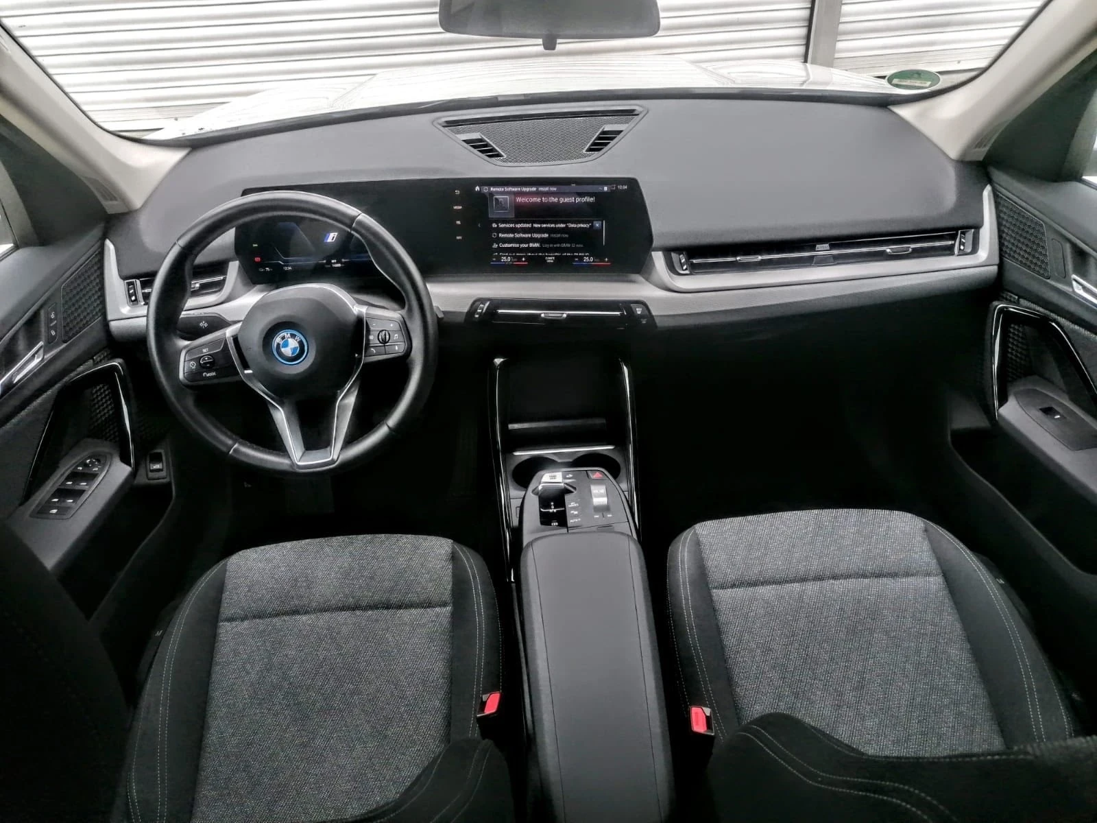 BMW iX1  xDrive30 X Line - изображение 8
