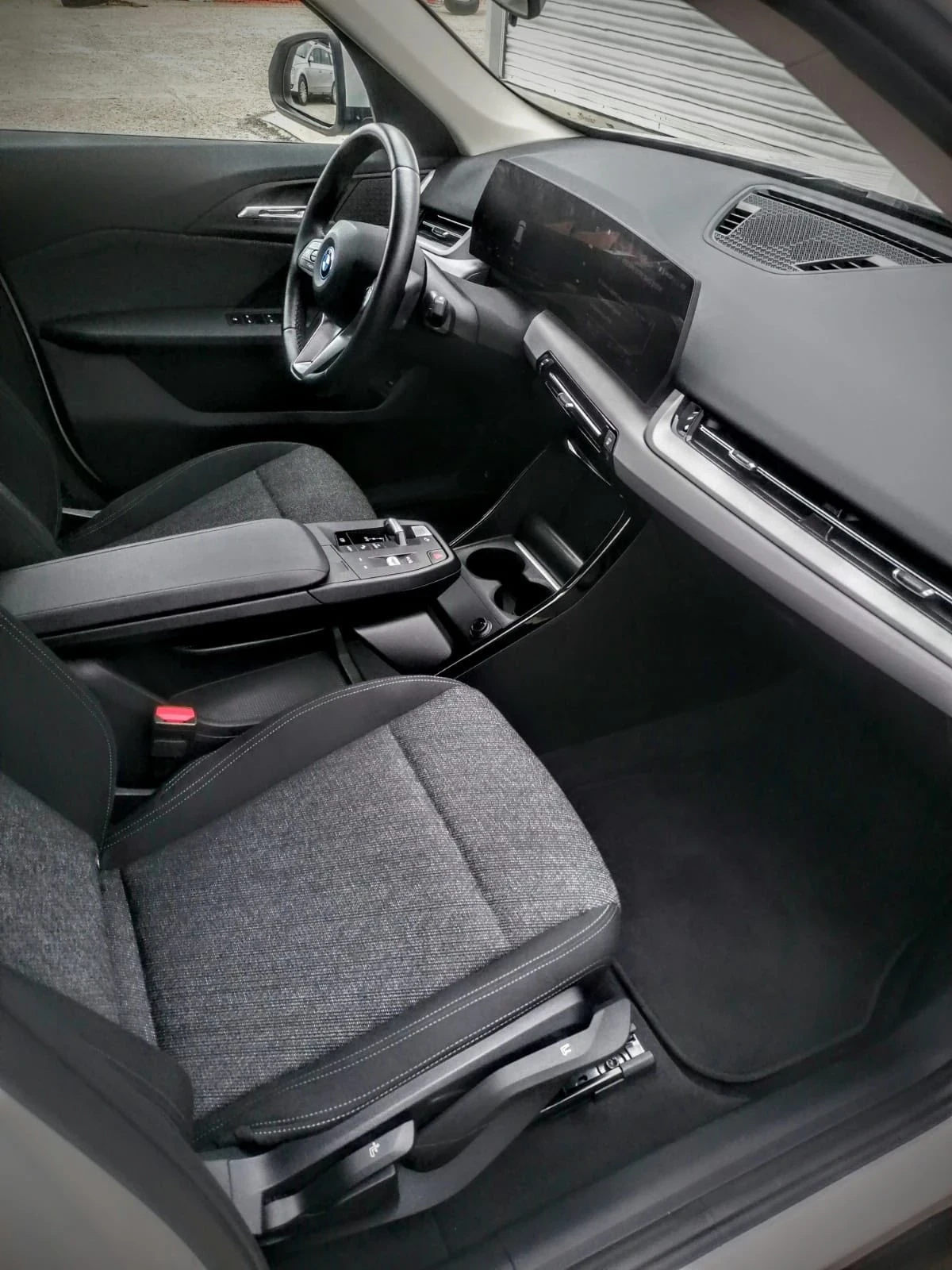 BMW iX1  xDrive30 X Line | Mobile.bg   14