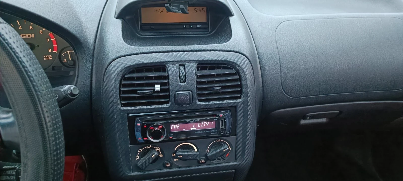 Mitsubishi Carisma 1.8 GDI 16V - изображение 6