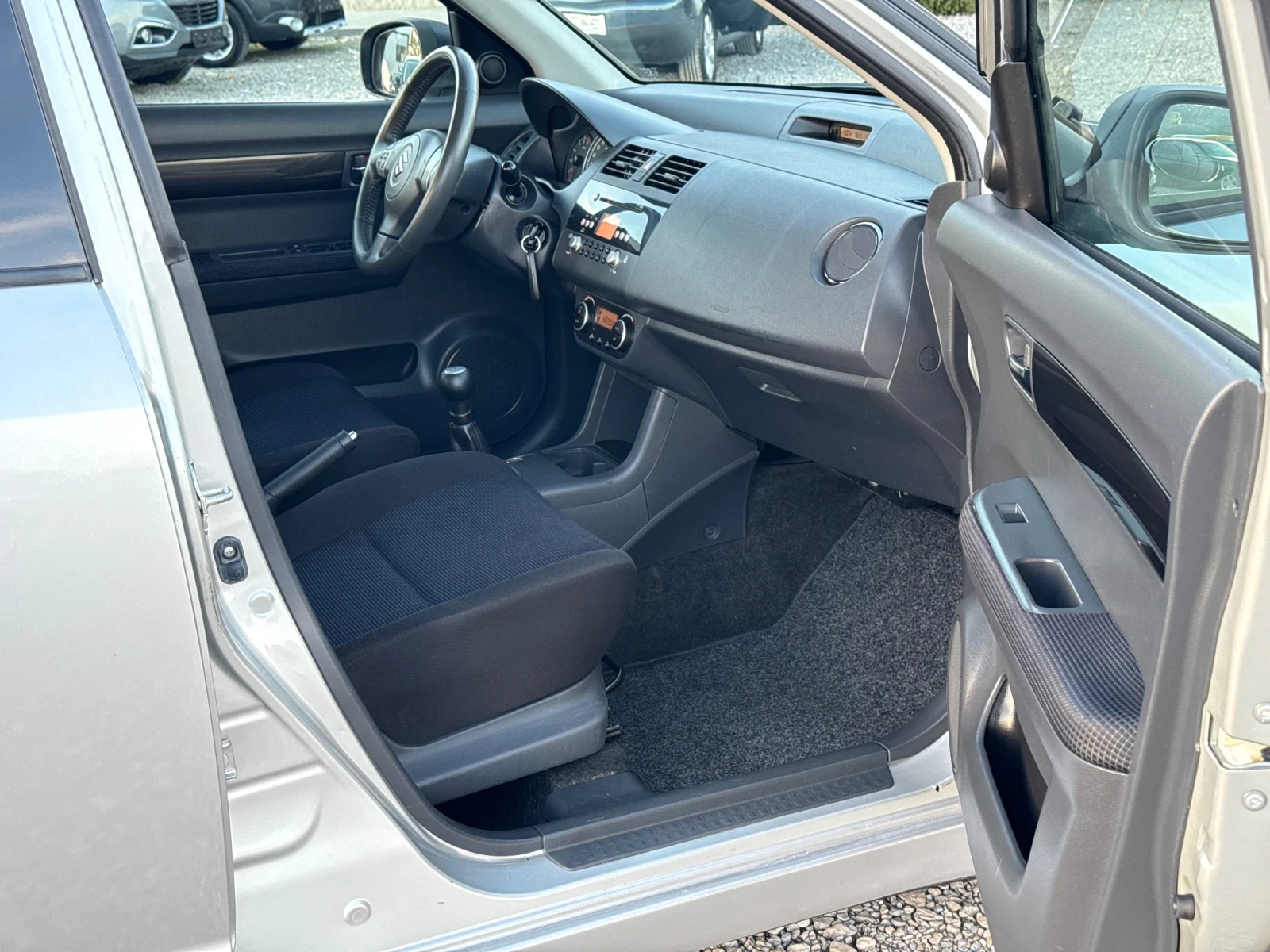 Suzuki Swift 1.3i 90. * 44* * *  | Mobile.bg   11