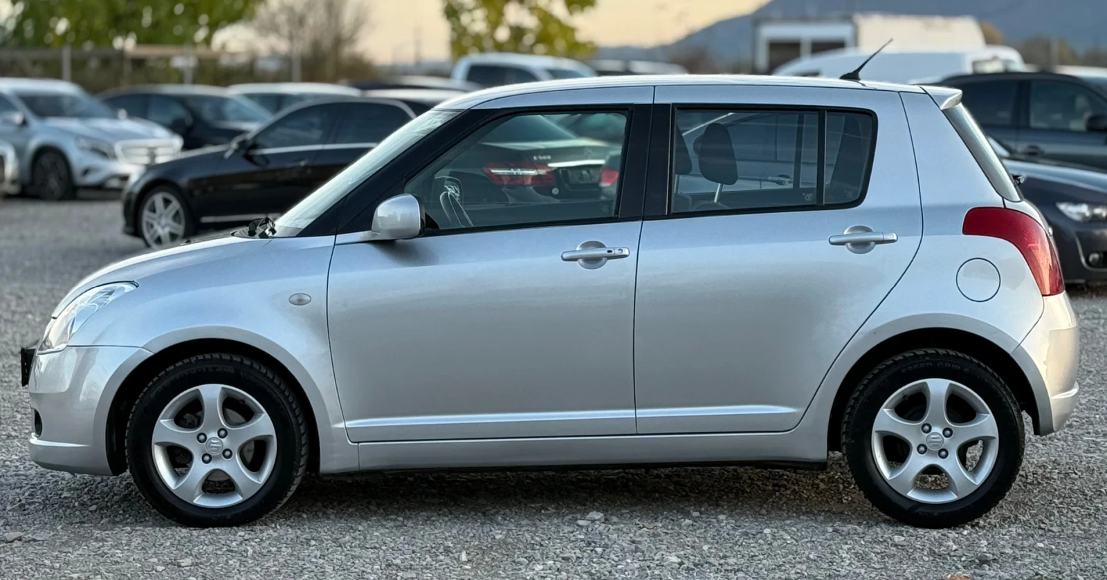 Suzuki Swift 1.3i 90к.с * 4х4* * Климатроник*  - изображение 7