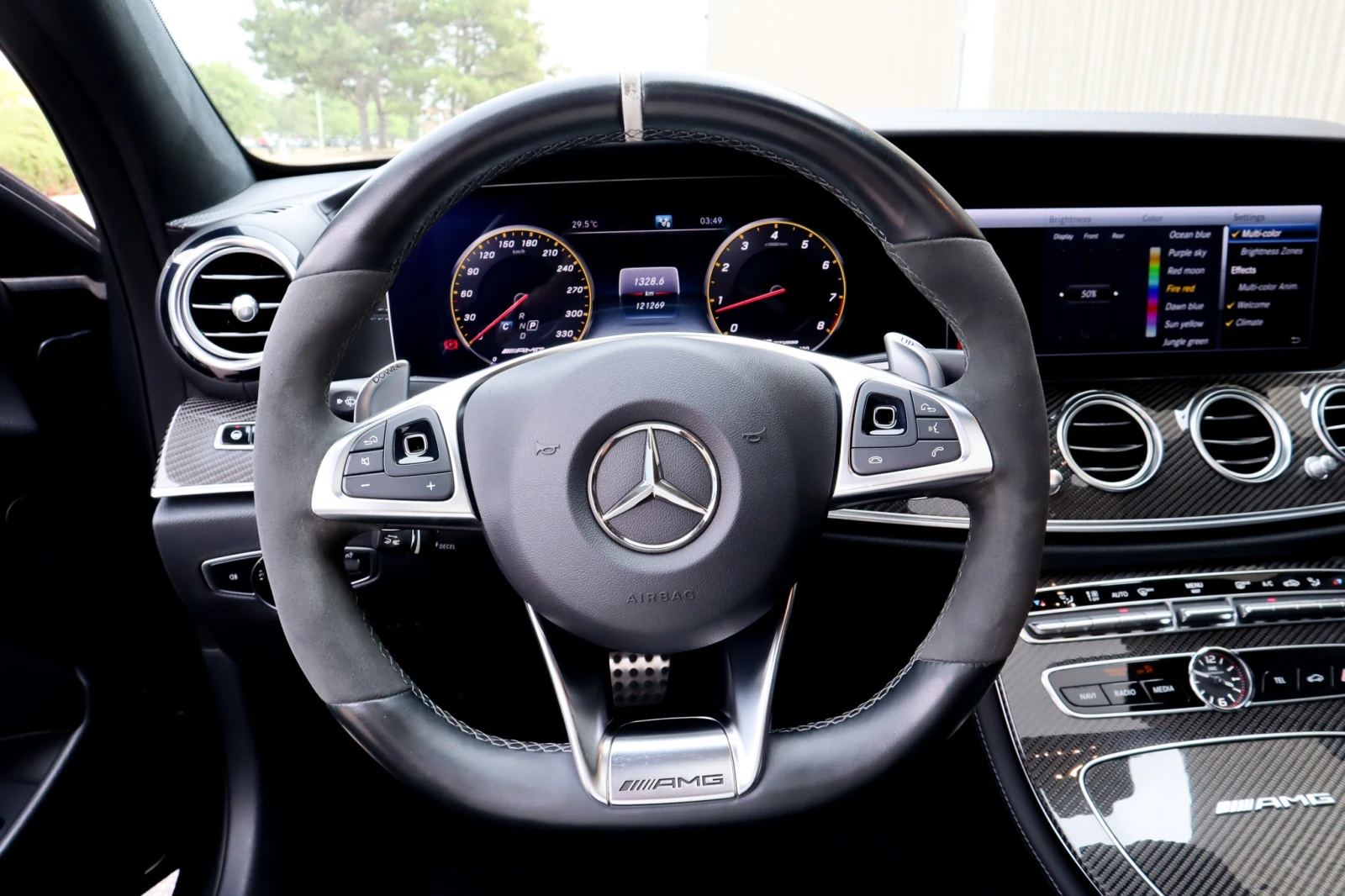 Mercedes-Benz E 63 AMG S * * CARFAX * * АВТО КРЕДИТ * *  - изображение 6