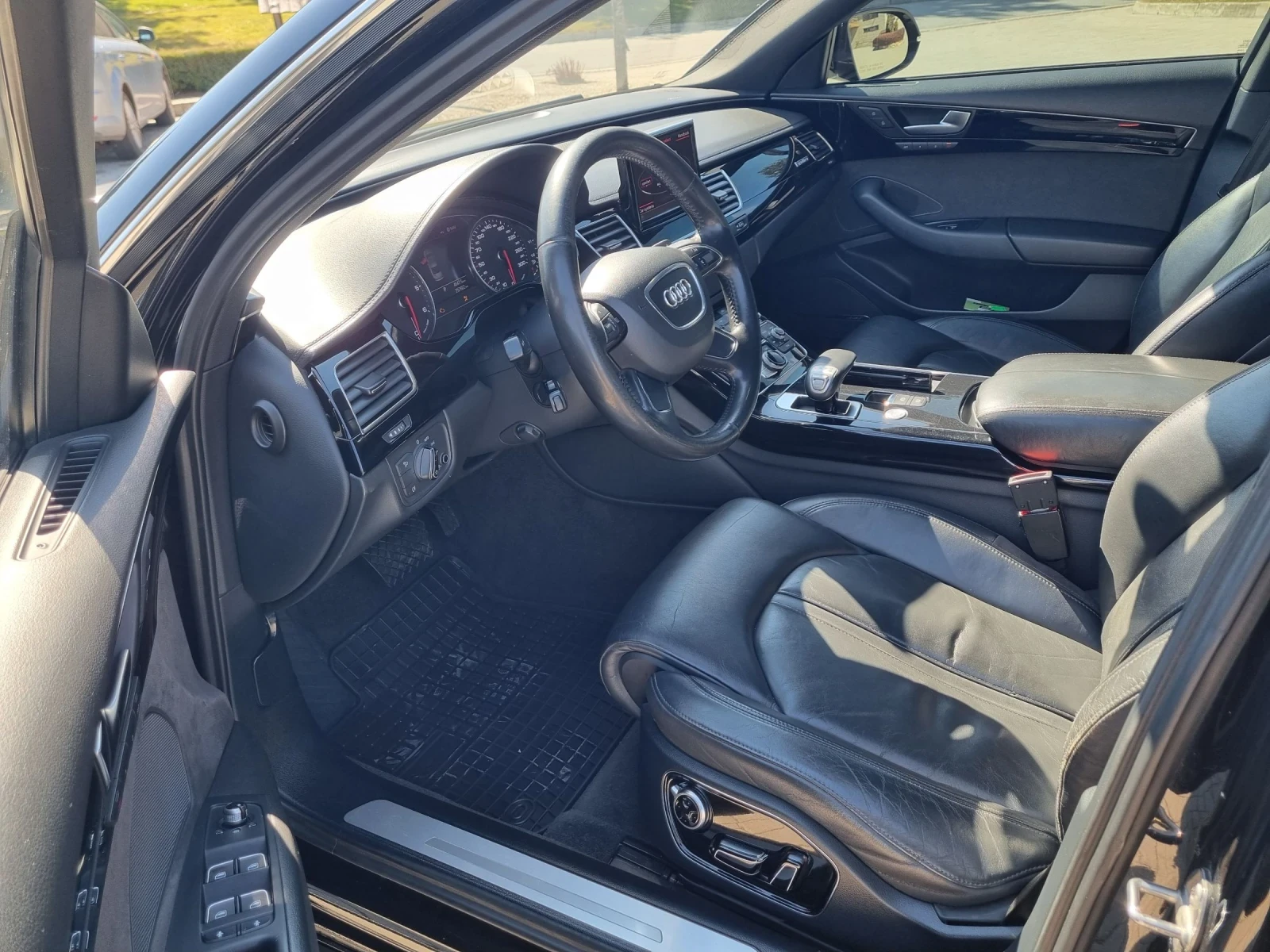 Audi A8 3.0 TDI - 258k.c. D4- 2013г, снимка 9 - Автомобили и джипове - 53740458