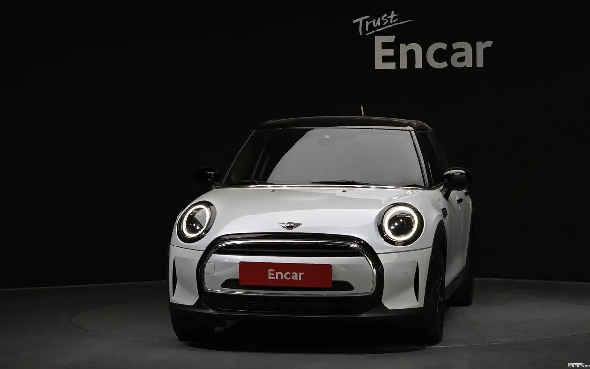Mini Cooper 1.5L TwinTurbo / Navi / Camera / Carfax, снимка 3 - Автомобили и джипове - 54653280