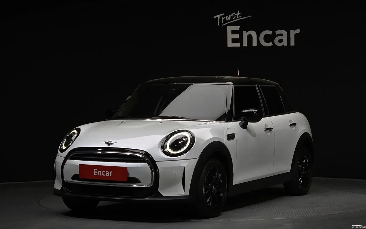 Mini Cooper 1.5L TwinTurbo / Navi / Camera / Carfax