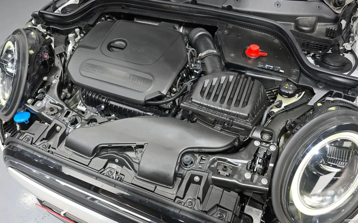 Mini Cooper 1.5L TwinTurbo / Navi / Camera / Carfax, снимка 6 - Автомобили и джипове - 54653280