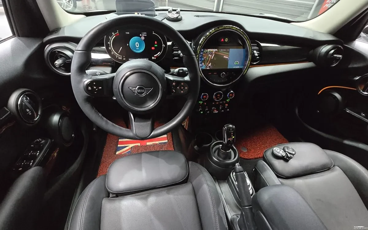 Mini Cooper 1.5L TwinTurbo / Navi / Camera / Carfax, снимка 7 - Автомобили и джипове - 54653280