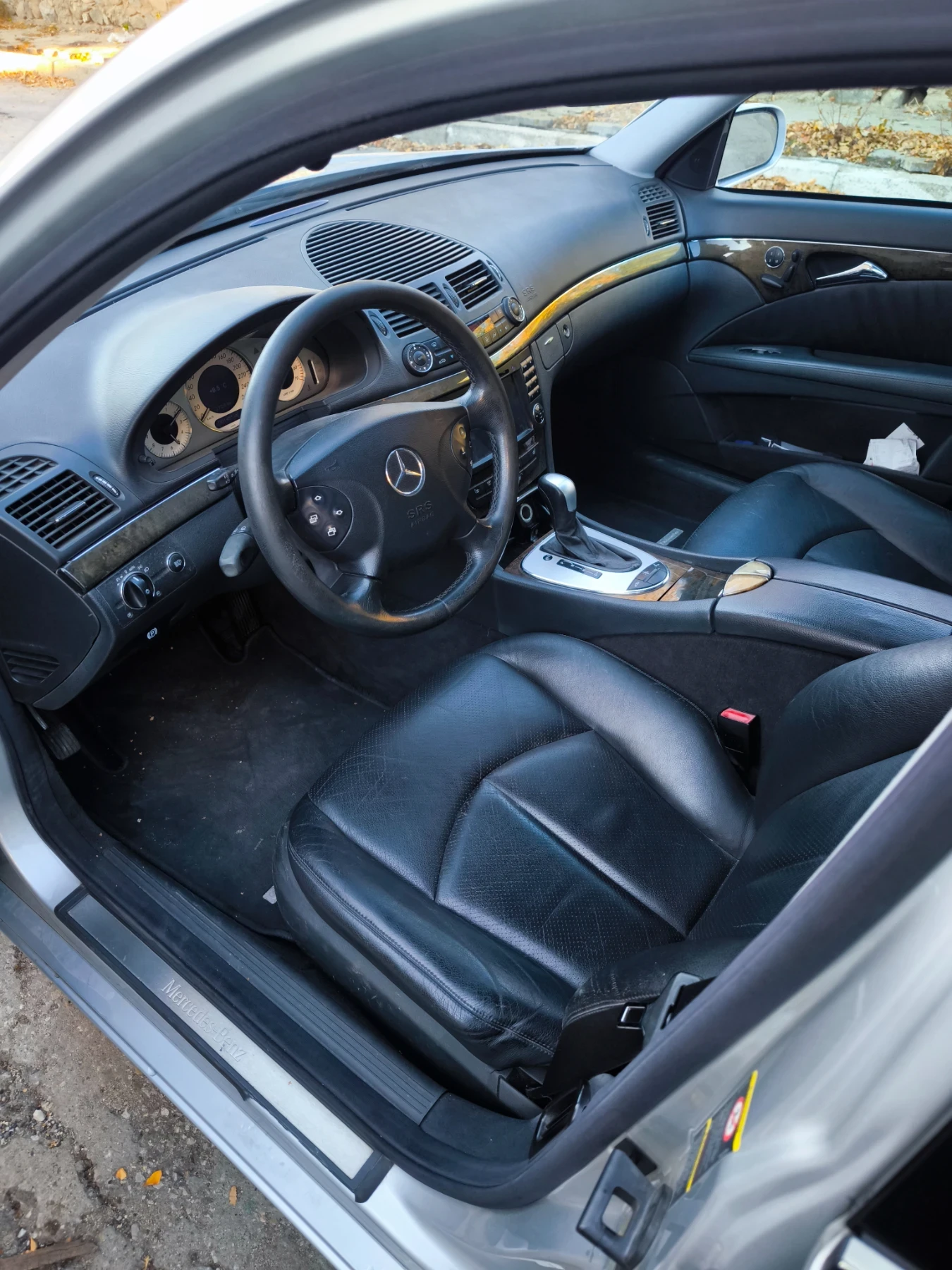 Mercedes-Benz E 500, снимка 8 - Автомобили и джипове - 55191072