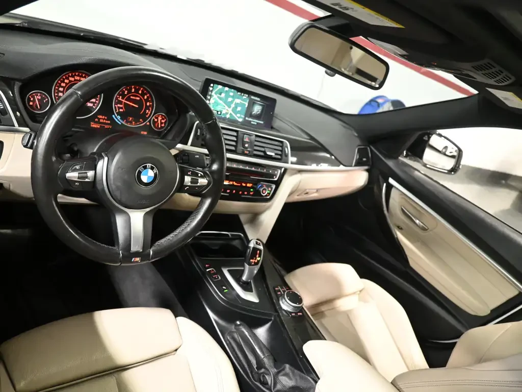 BMW 330 X Drive * Full extras* Цена до България, снимка 8 - Автомобили и джипове - 55665312