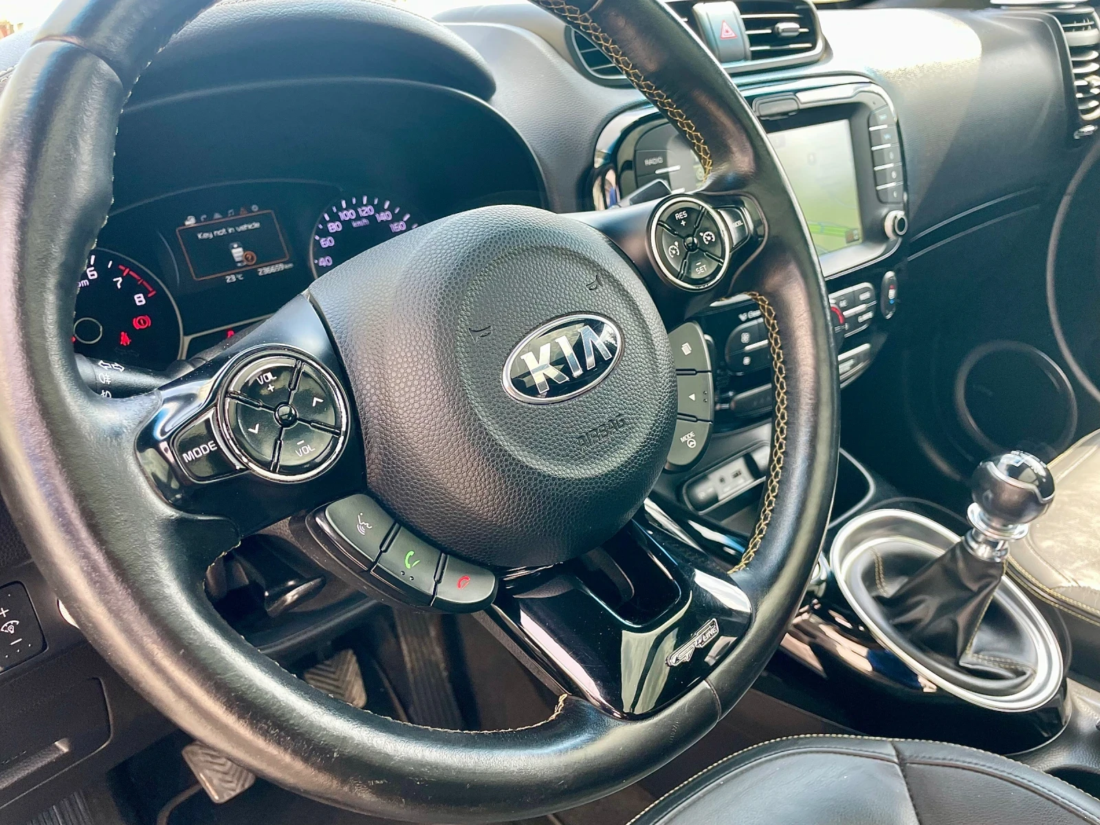 Kia Soul GT-line ПАНОРАМА ОБДУХВАНЕ INFINITY, снимка 14 - Автомобили и джипове - 55735669