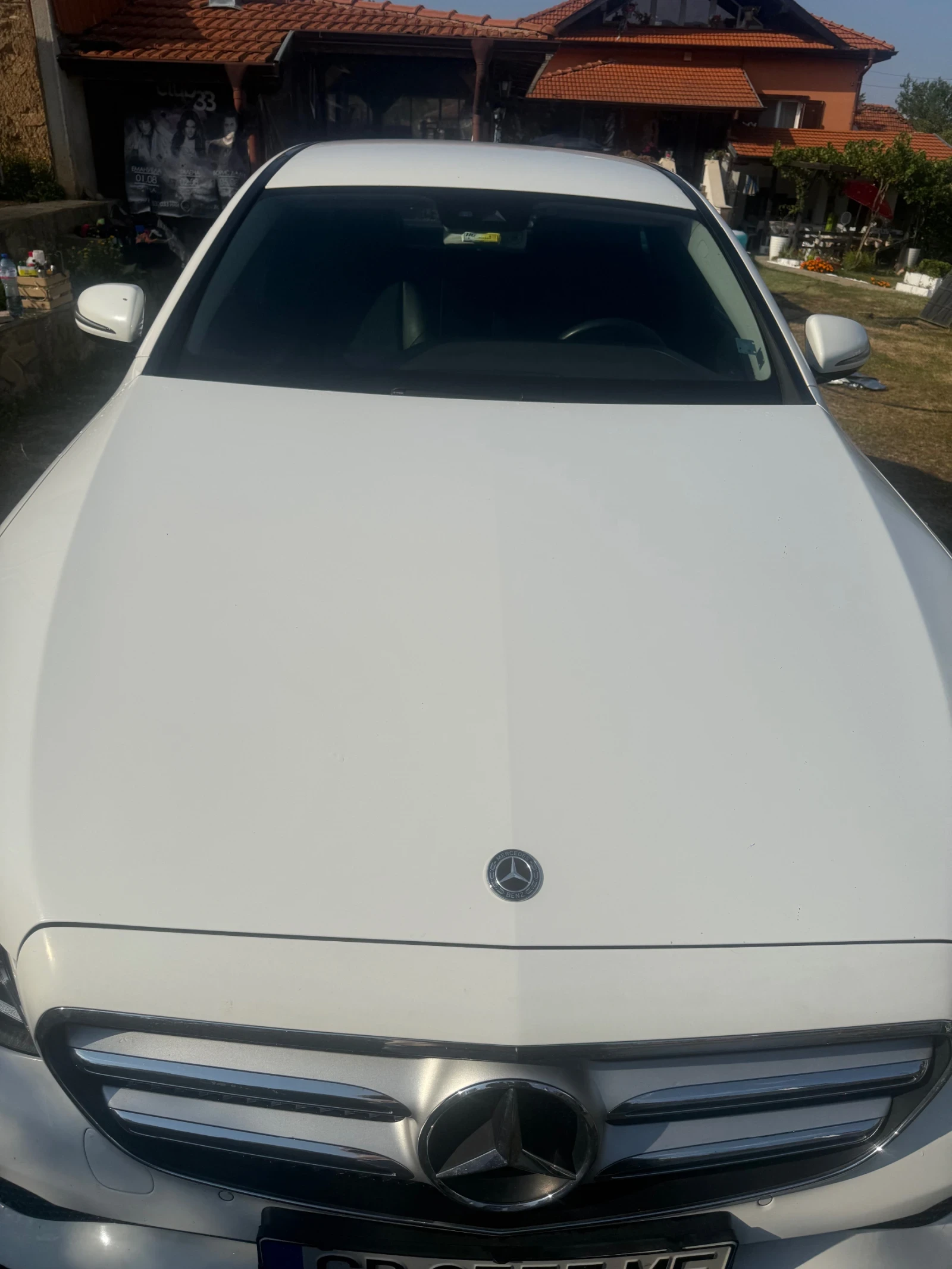 Mercedes-Benz E 220, снимка 4 - Автомобили и джипове - 55826922