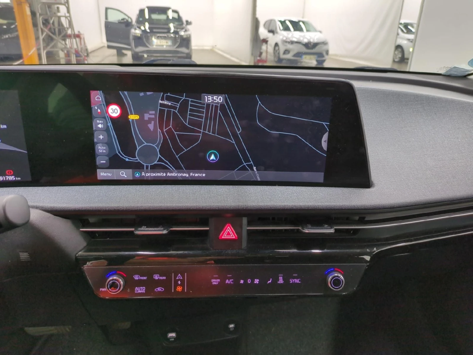 Kia EV6 Active 77kWh Leather LED Navi 100%SoH, снимка 9 - Автомобили и джипове - 56620923