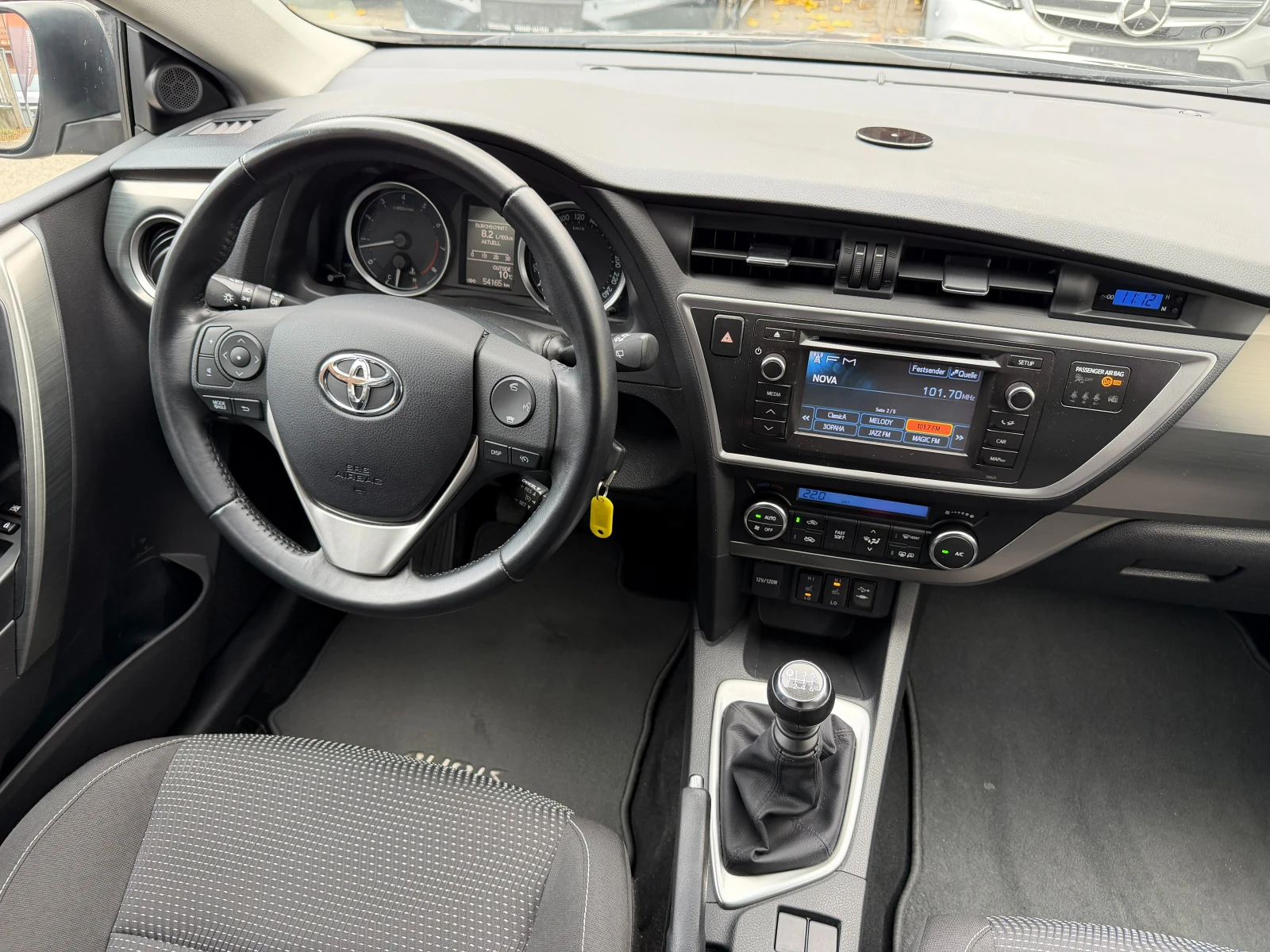 Toyota Auris 1.6i* 54000km* ����� �������� ������� � ������ | Mobile.bg � ����������� 12