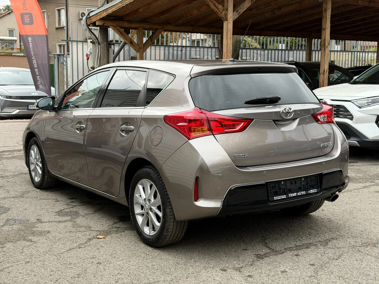 Toyota Auris 1.6i* 54000km* ����� �������� ������� � ������ | Mobile.bg � ����������� 7