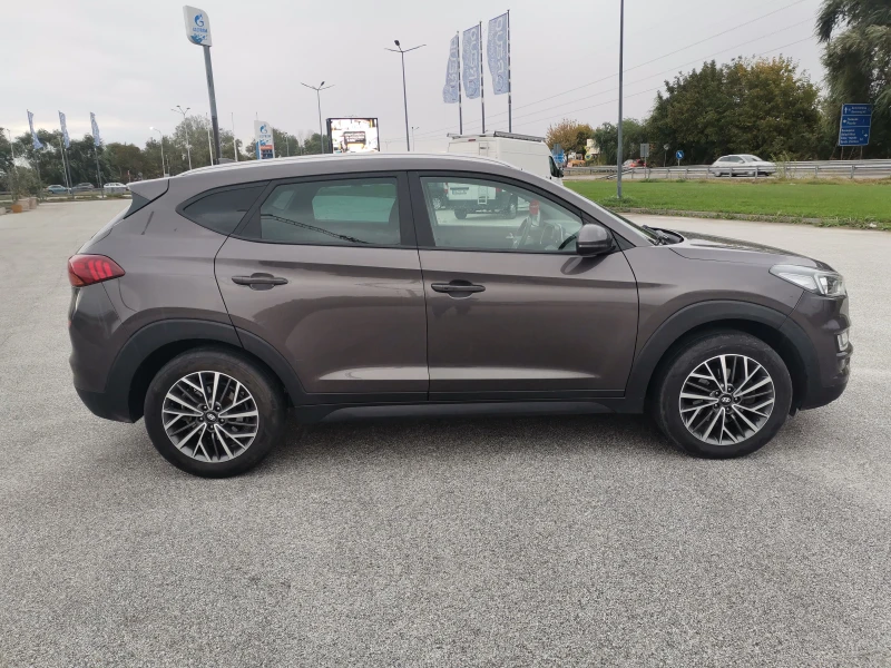 Hyundai Tucson 1.6 CRDI, снимка 6 - Автомобили и джипове - 52947011
