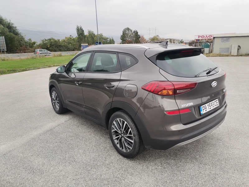 Hyundai Tucson 1.6 CRDI, снимка 3 - Автомобили и джипове - 52947011