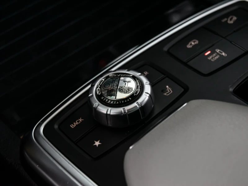 Mercedes-Benz GL 550 4MATIC* AMG PKG* PANO* 360 CAMERA* 7 SEATER, снимка 12 - Автомобили и джипове - 53342696