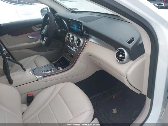 Mercedes-Benz GLC 300 DISTRONIC* DIGITAL* , снимка 9 - Автомобили и джипове - 53159186