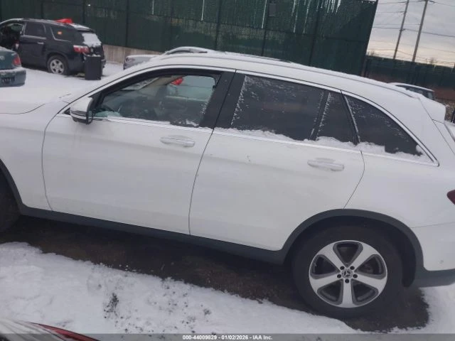 Mercedes-Benz GLC 300 DISTRONIC* DIGITAL* , снимка 4 - Автомобили и джипове - 53159186
