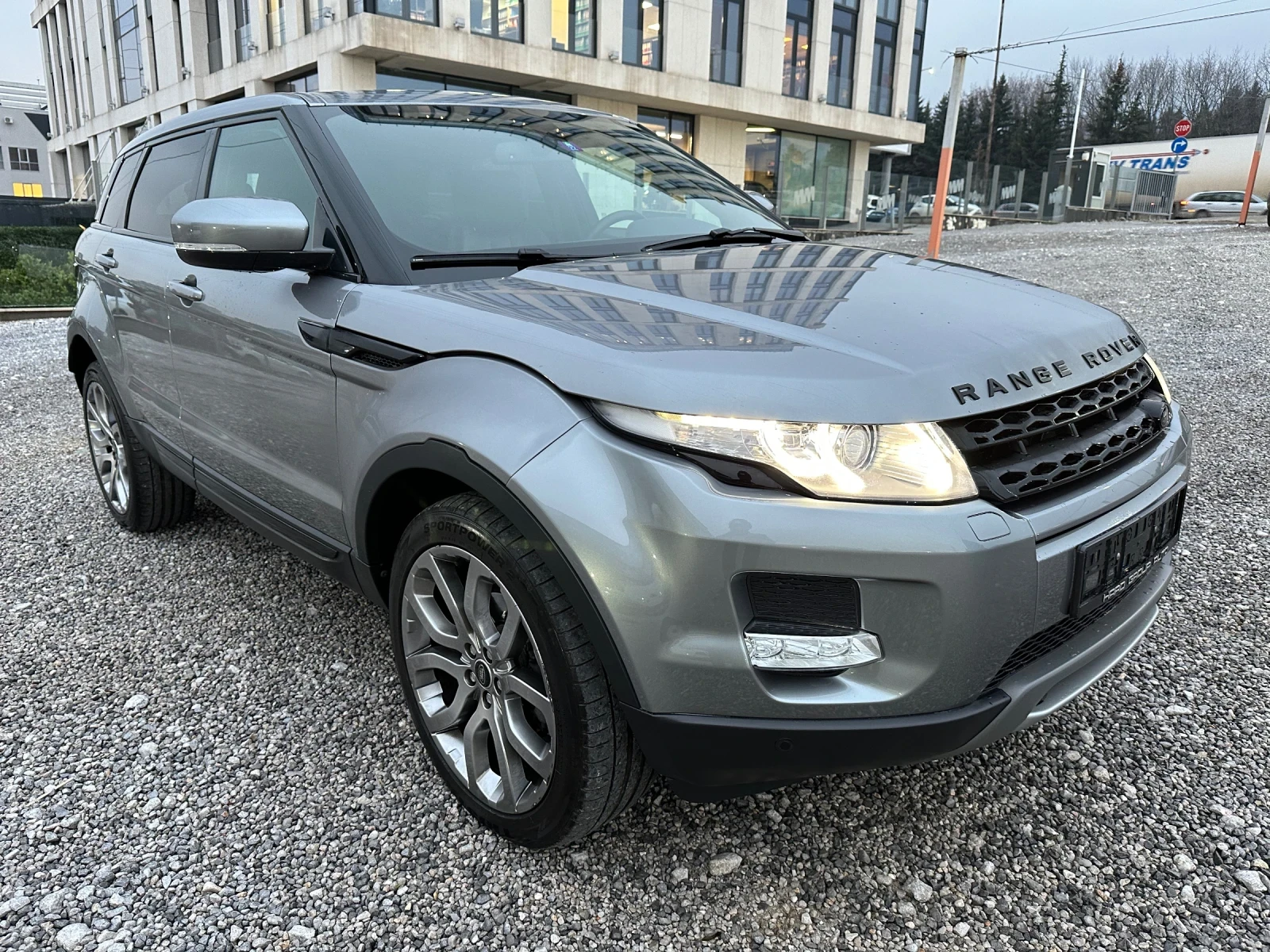 Land Rover Range Rover Evoque 2.2 D 4x4 Navi Pano Швейцария Обслужен - изображение 3