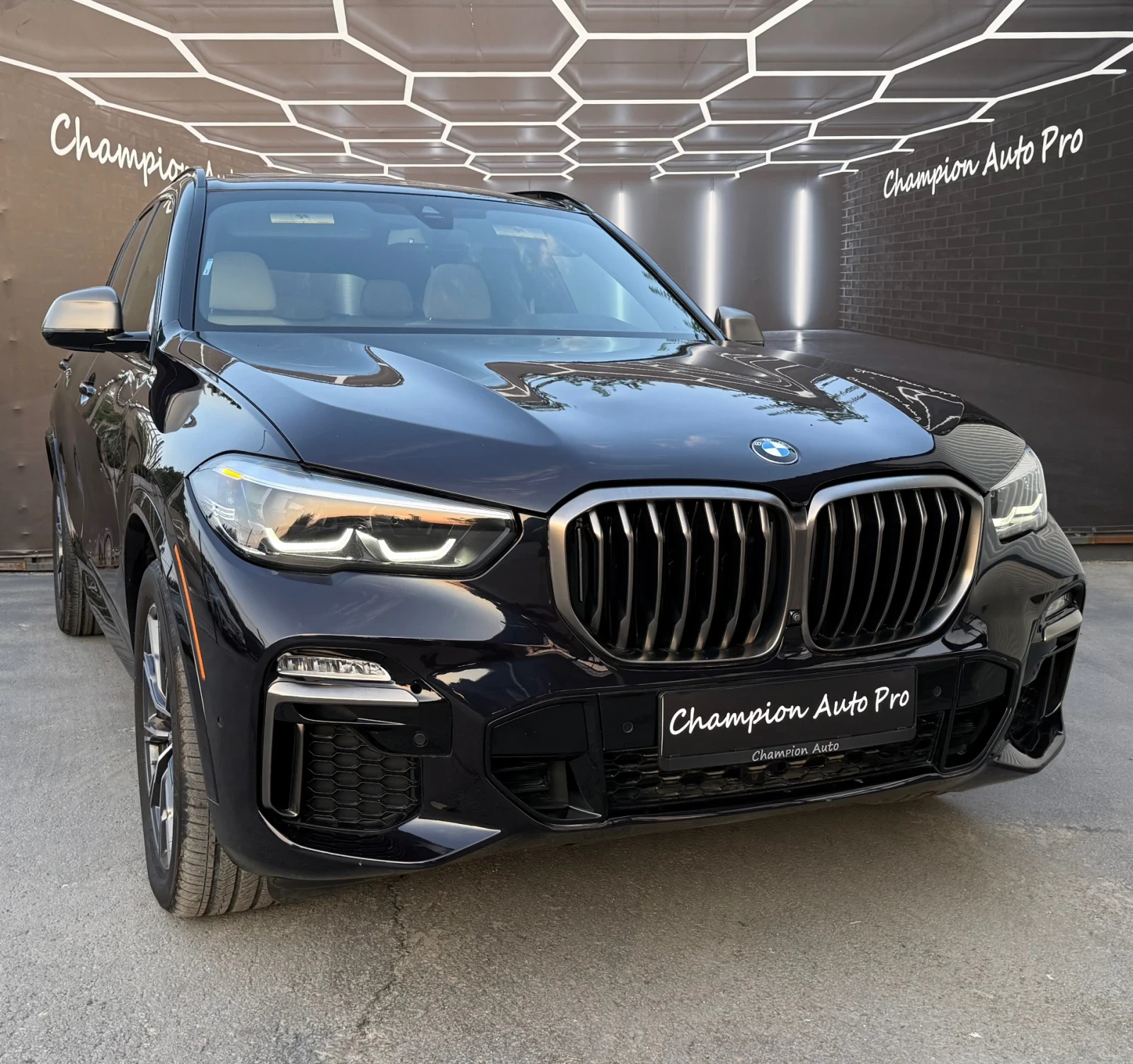 BMW X5 M50i  - изображение 3