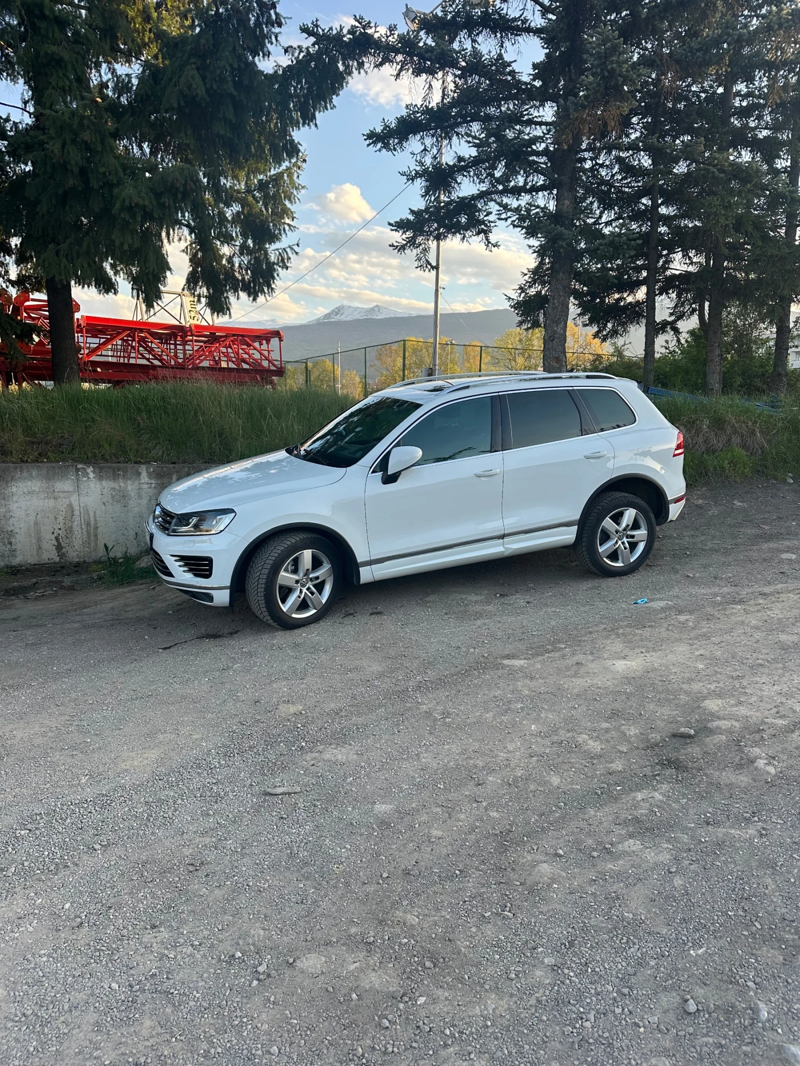 VW Touareg 3.0TDI / R-line/PANO, снимка 3 - Автомобили и джипове - 54368350