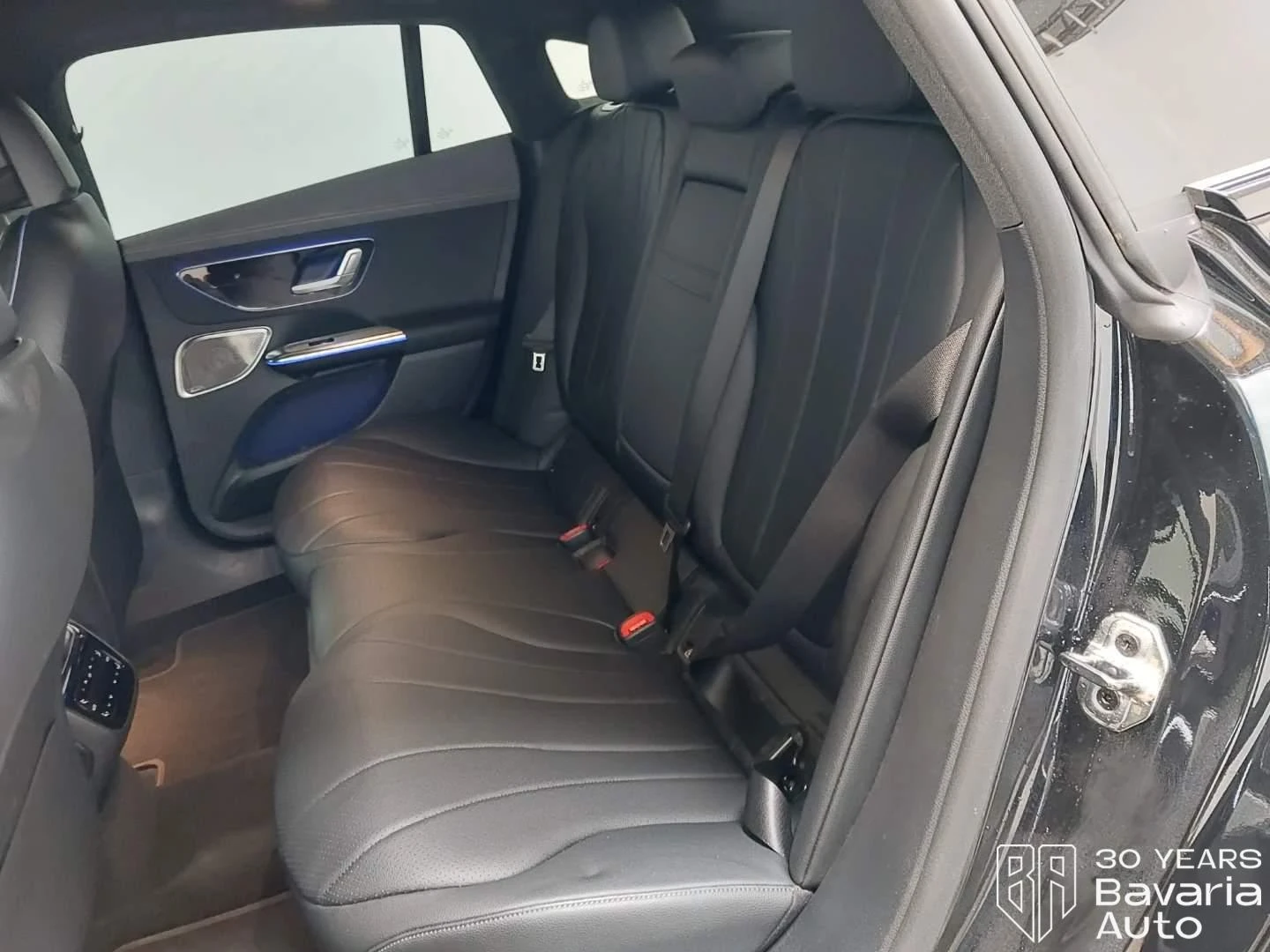 Mercedes-Benz EQE 300 AMG Line, снимка 8 - Автомобили и джипове - 54494491