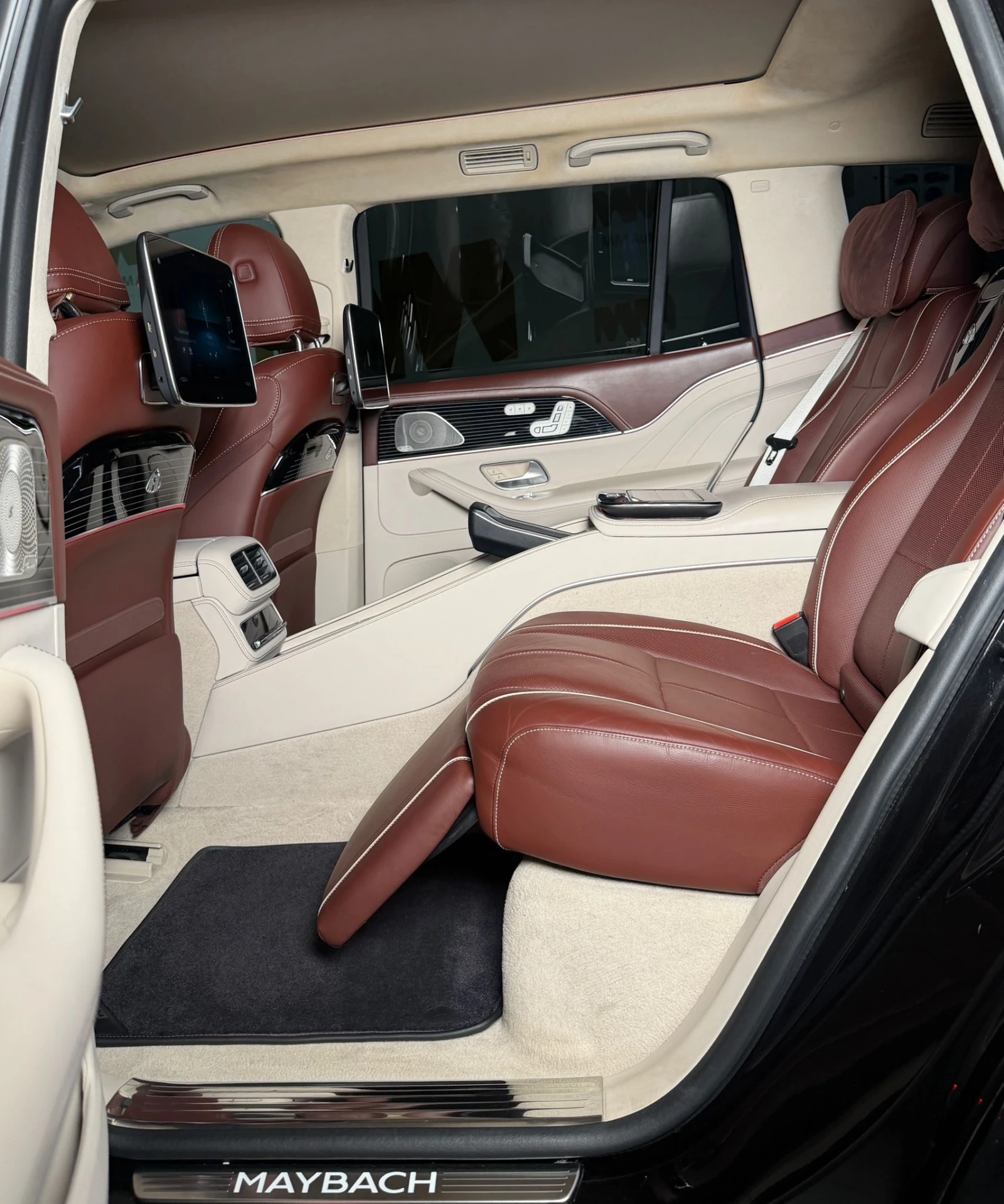 Mercedes-Benz GLS 600 Maybach* 4Matic* TV* HuD* Burm, снимка 15 - Автомобили и джипове - 54681379