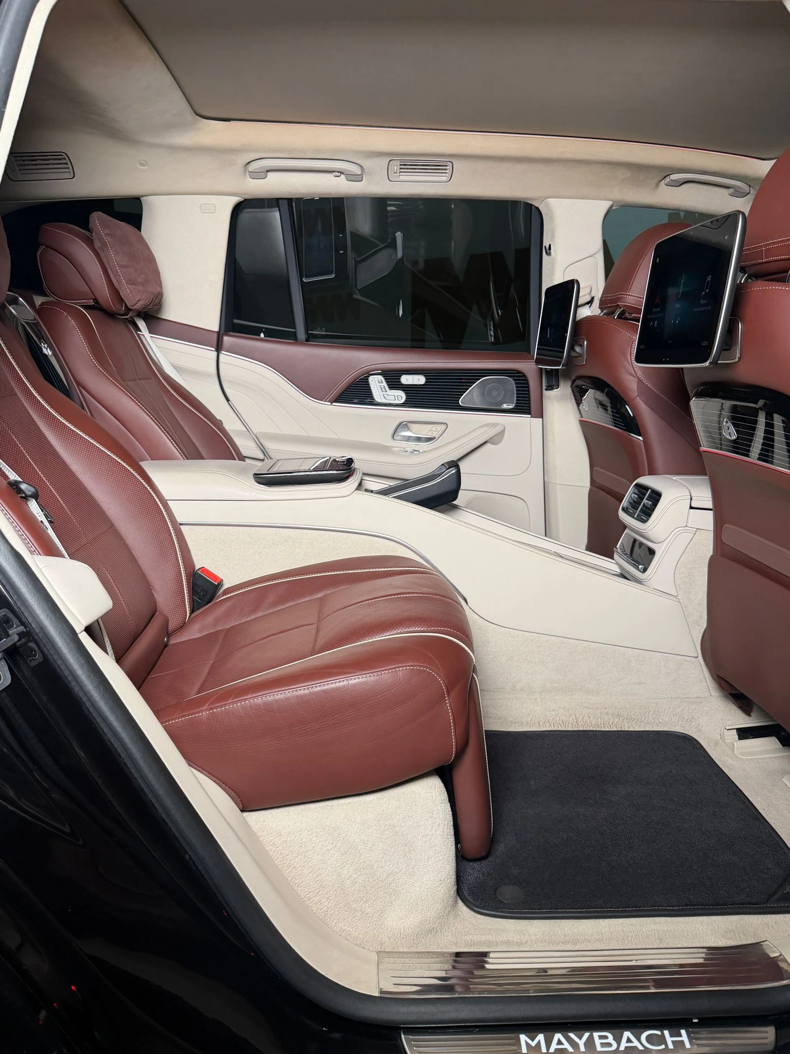 Mercedes-Benz GLS 600 Maybach* 4Matic* TV* HuD* Burm, снимка 14 - Автомобили и джипове - 54681379