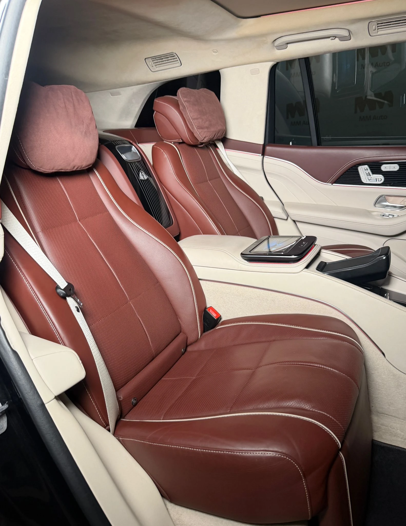 Mercedes-Benz GLS 600 Maybach* 4Matic* TV* HuD* Burm, снимка 16 - Автомобили и джипове - 54681379