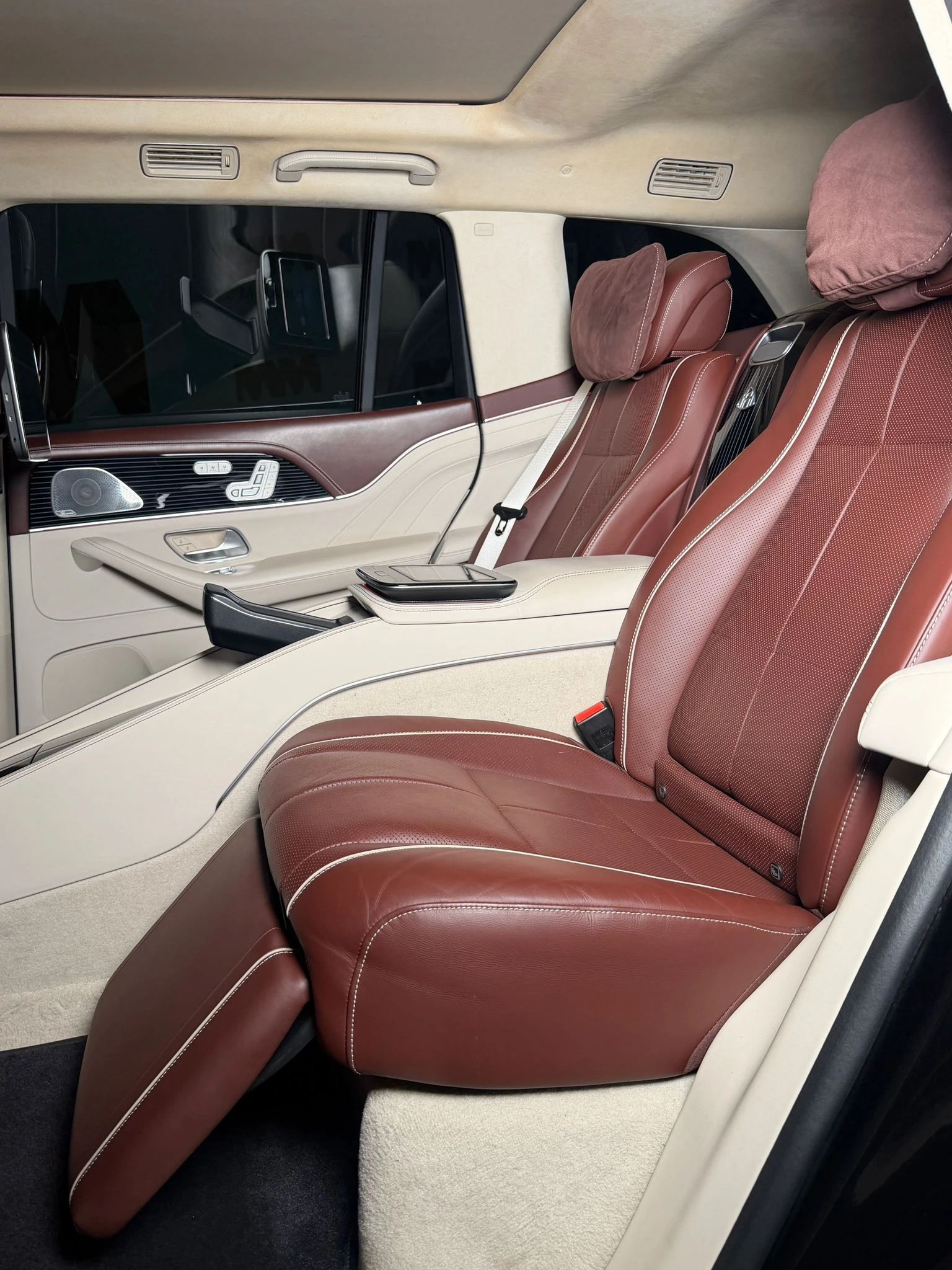 Mercedes-Benz GLS 600 Maybach* 4Matic* TV* HuD* Burm, снимка 12 - Автомобили и джипове - 54681379