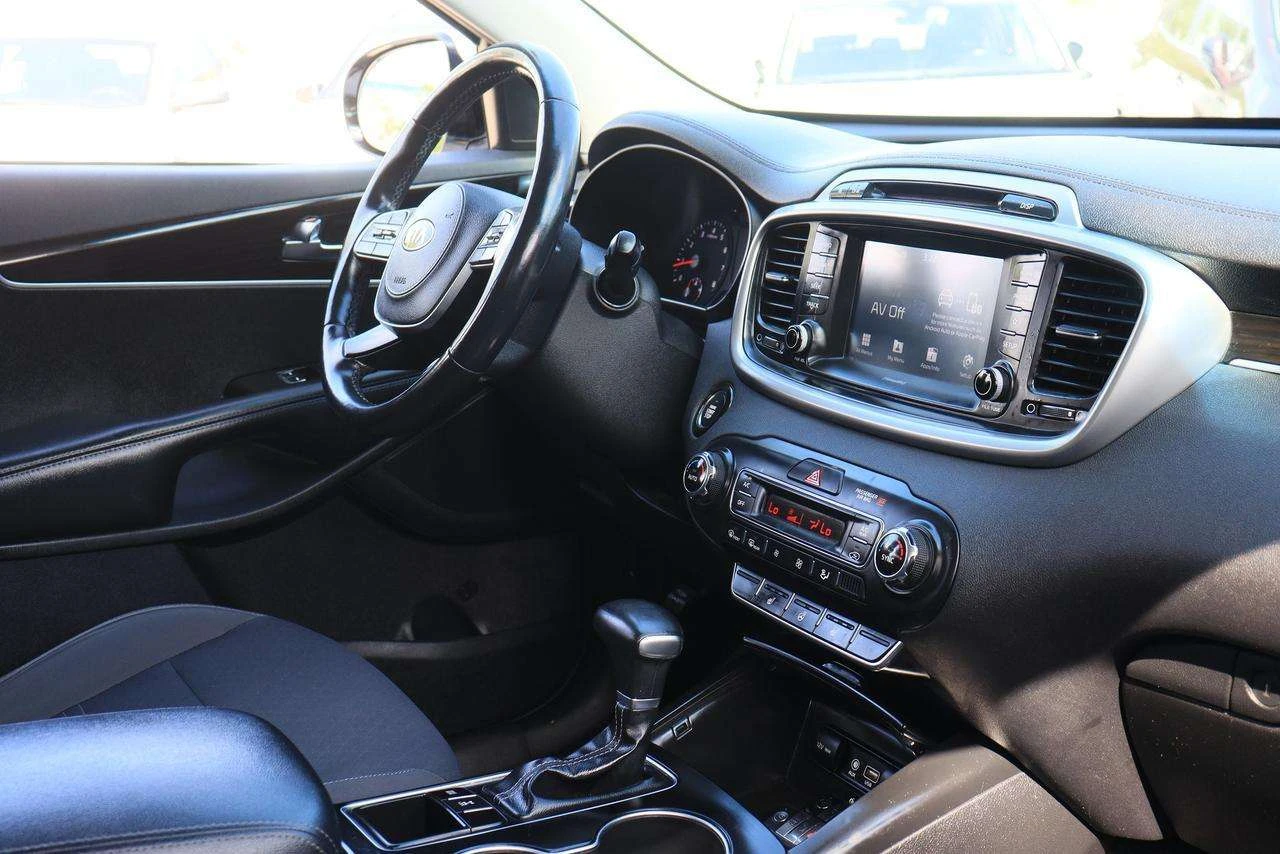 Kia Sorento LX | 4X4 | 7 МЕСТА | CARPLAY | ЦЕНА ДО БГ, снимка 17 - Автомобили и джипове - 54947694