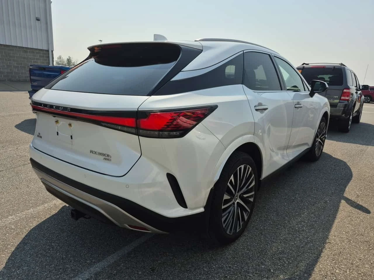 Lexus RX 350h LUXURY | CARFAX | АВТОКРЕДИТ, снимка 3 - Автомобили и джипове - 55568436